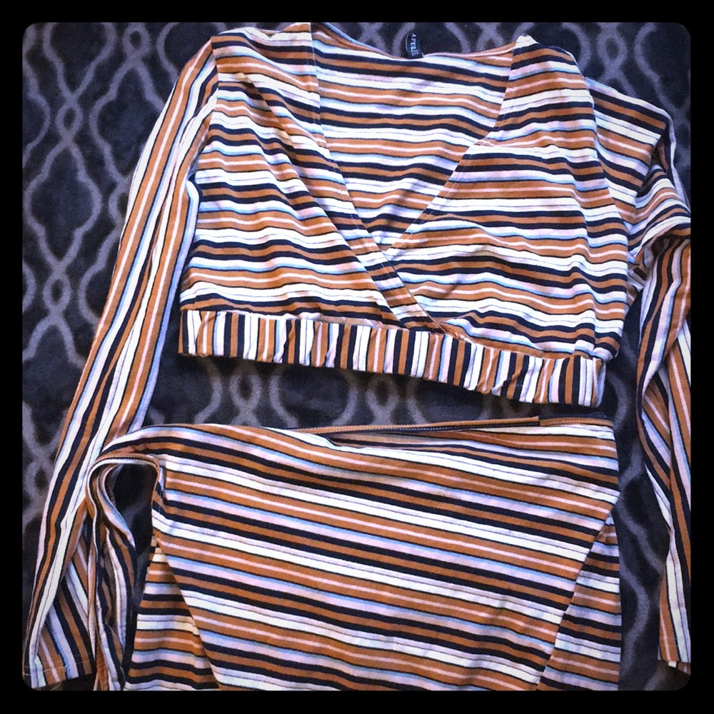 Two piece outfit orange stripes